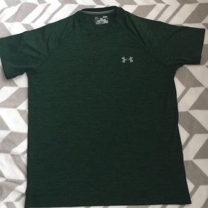 Under Armour heat gear tee size S
